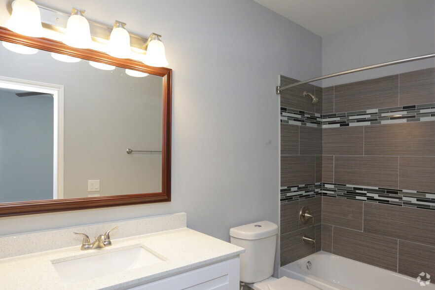 More Photos Of 2604 Avenue K, Bay City Apartments For Sale