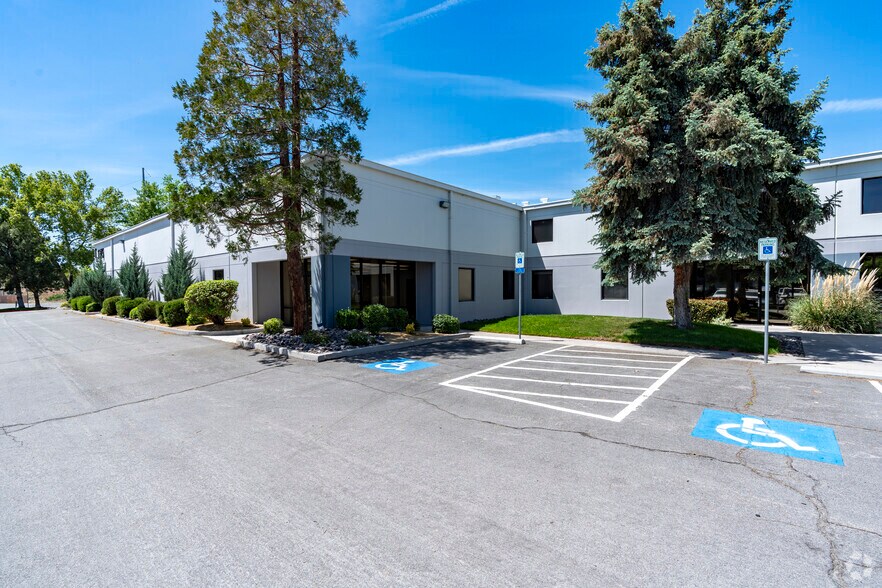 More Photos Of 1315 Greg St, Sparks Unknown For Lease
