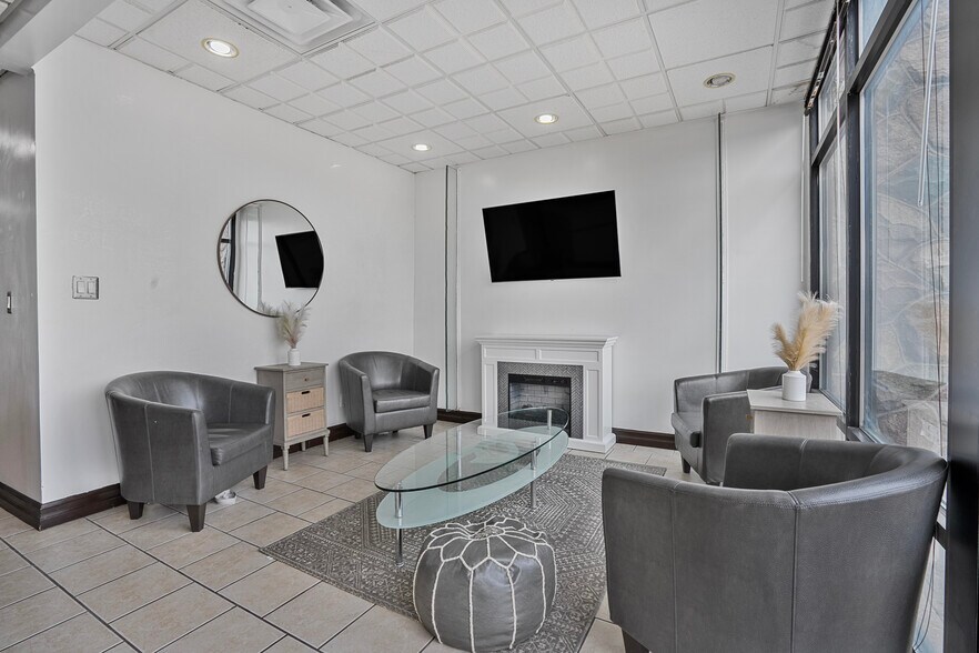 More Photos Of 24336 Michigan Ave, Dearborn Freestanding For Lease