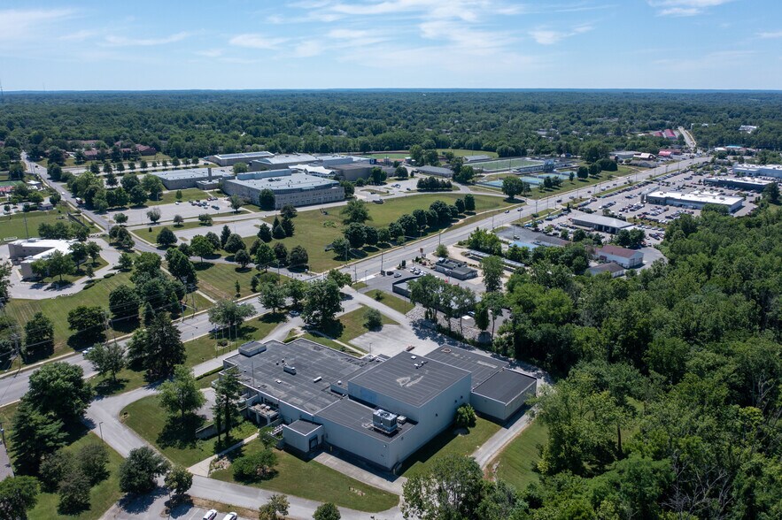 More Photos Of 1900 S Walnut St, Bloomington Manufacturing For Sale