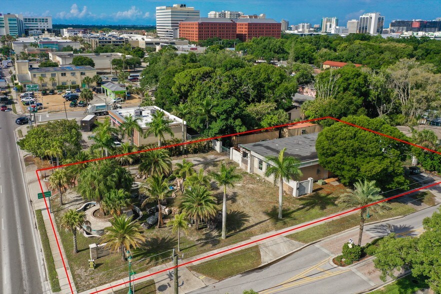 More Photos Of 575 N Washington Blvd, Sarasota Freestanding For Sale