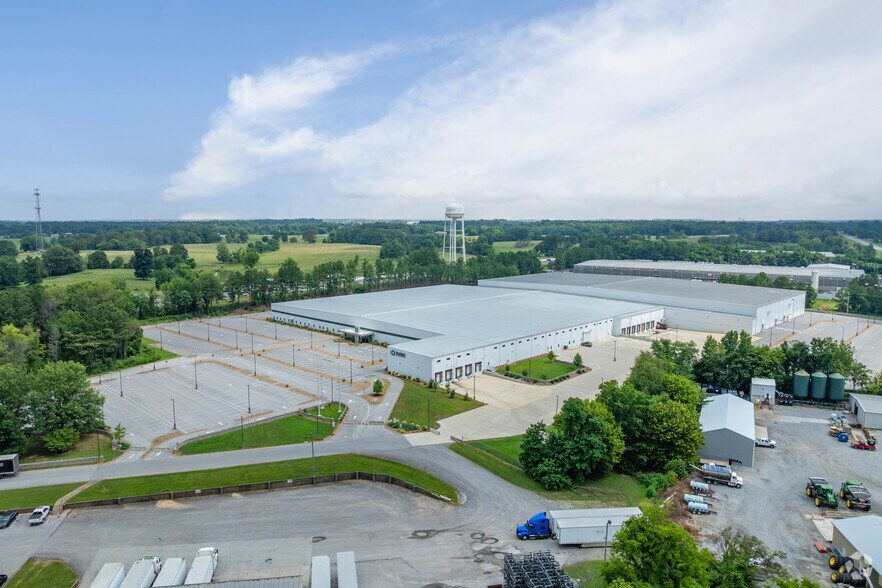 More Photos Of 3150 Barry Dr, Portland Manufacturing For Sale