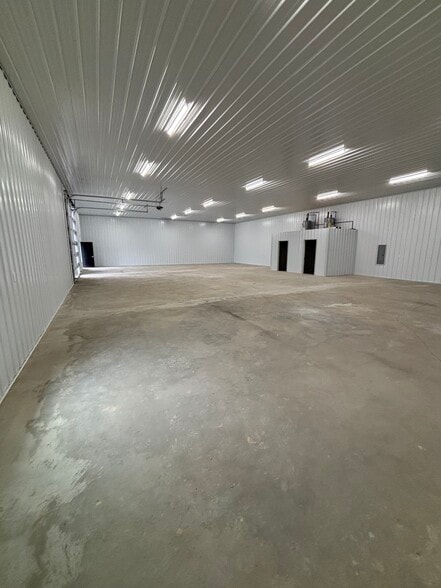 More Photos Of 8,18 Juneau Ln, Morgantown Light Distribution For Lease