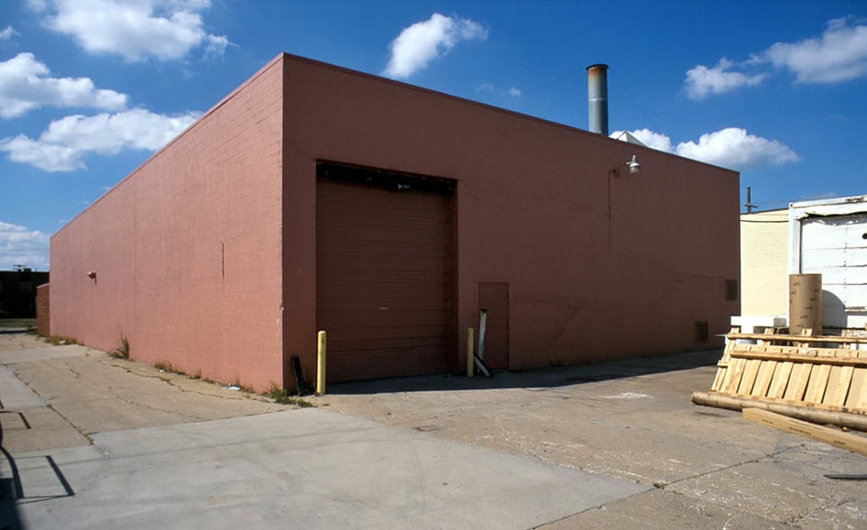 More Photos Of 32150 Howard Ave, Madison Heights Warehouse For Lease