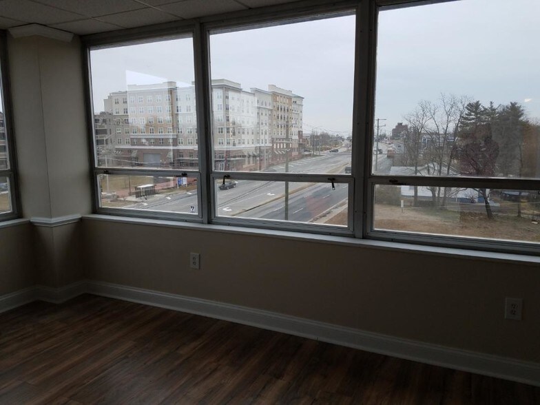 More Photos Of 6911 Richmond Hwy, Alexandria Office For Sale
