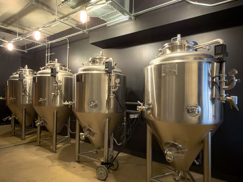 More Photos Of 601 7th Ave, Altoona General Retail For Sale