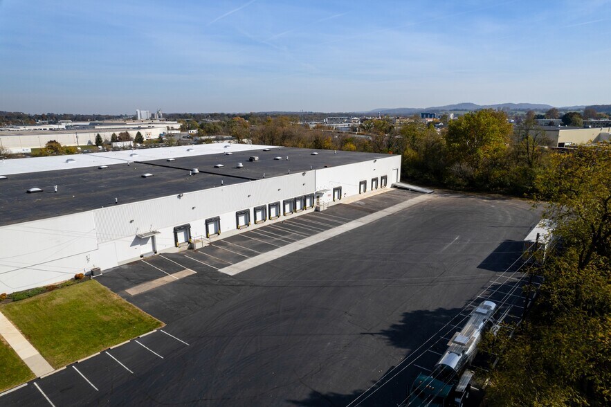 More Photos Of 500 Terminal Rd, Camp Hill Warehouse For Lease