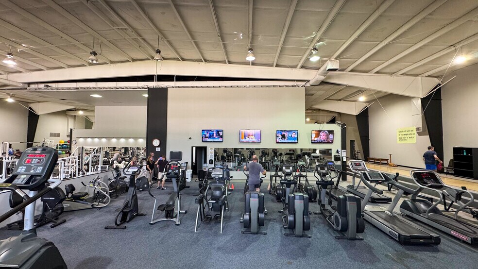 More Photos Of 5133 Darrow Rd, Hudson Health Club For Sale