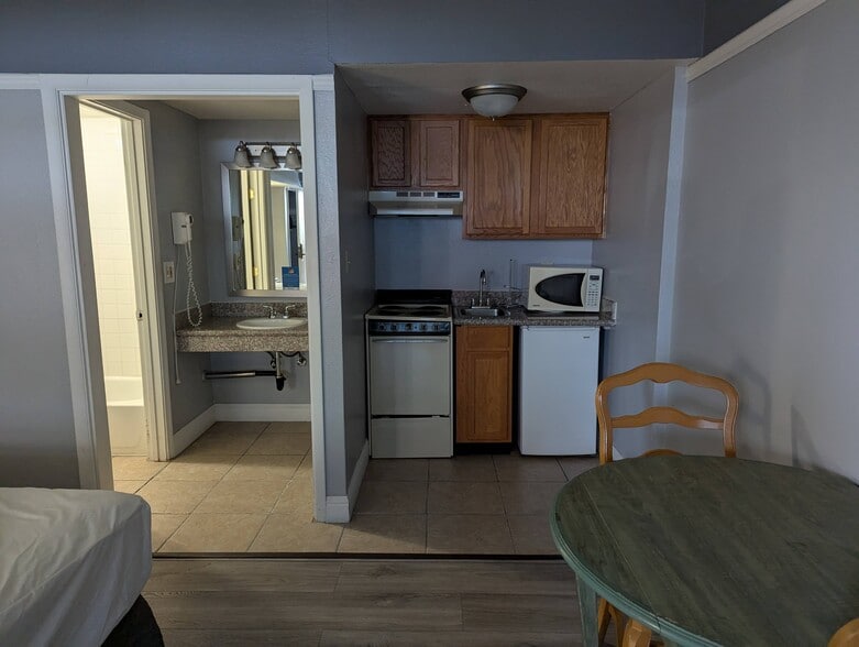 More Photos Of 140 Court St, Reno Hotel For Sale