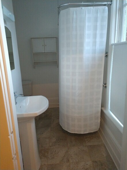 More Photos Of 45605 Cass Ave, Utica Apartments For Sale