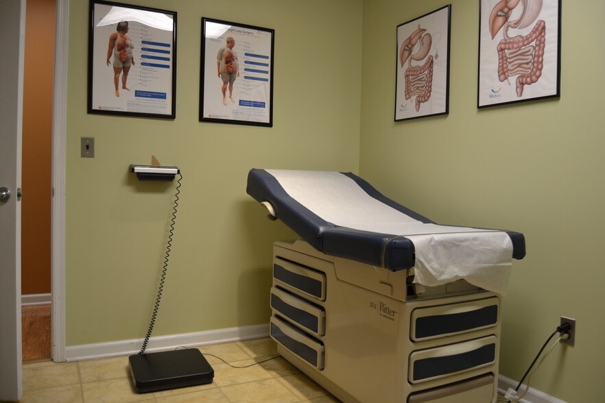 More Photos Of 670 N Beers St, Holmdel Medical For Sale