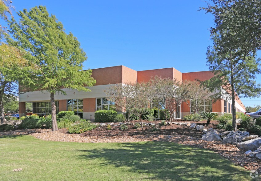 More Photos Of 12460 Network Blvd, San Antonio Research And Development For Lease