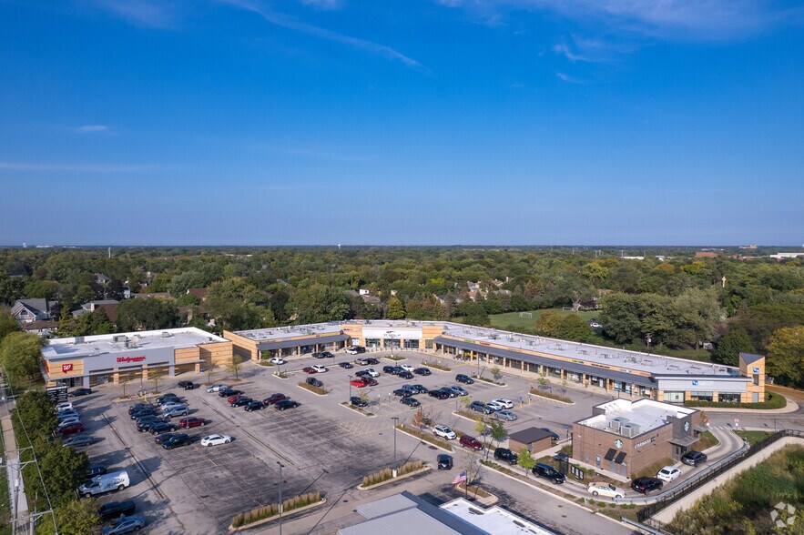 More Photos Of 2823-2863 Pfingsten Rd, Glenview General Retail For Lease