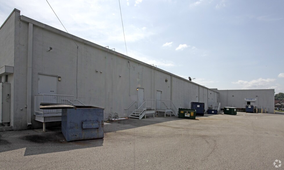 More Photos Of 2832-2844 Appalachian Hwy, Jacksboro General Retail For Lease