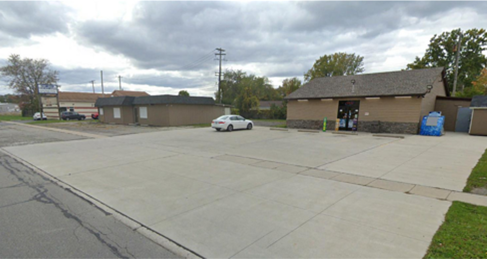 Primary Photo Of , Port Huron General Retail For Sale
