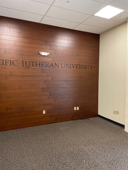 More Photos Of 323 Garfield St S, Parkland Apartments For Lease