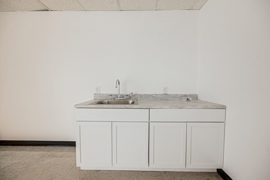 More Photos Of 20 Willow Springs Cir, York Warehouse For Sale