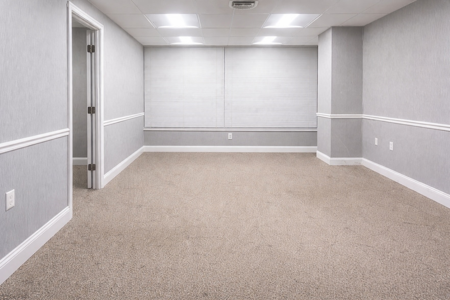 More Photos Of 2 Professional Dr, Gaithersburg Office For Lease