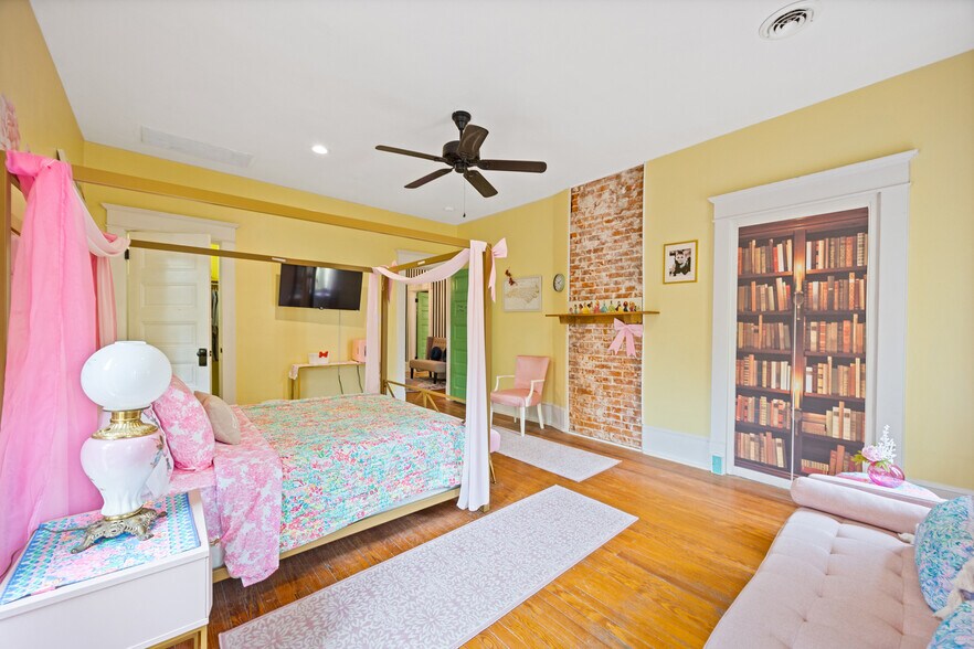 More Photos Of 104 W Main St, Elizabeth City Office Residential For Sale