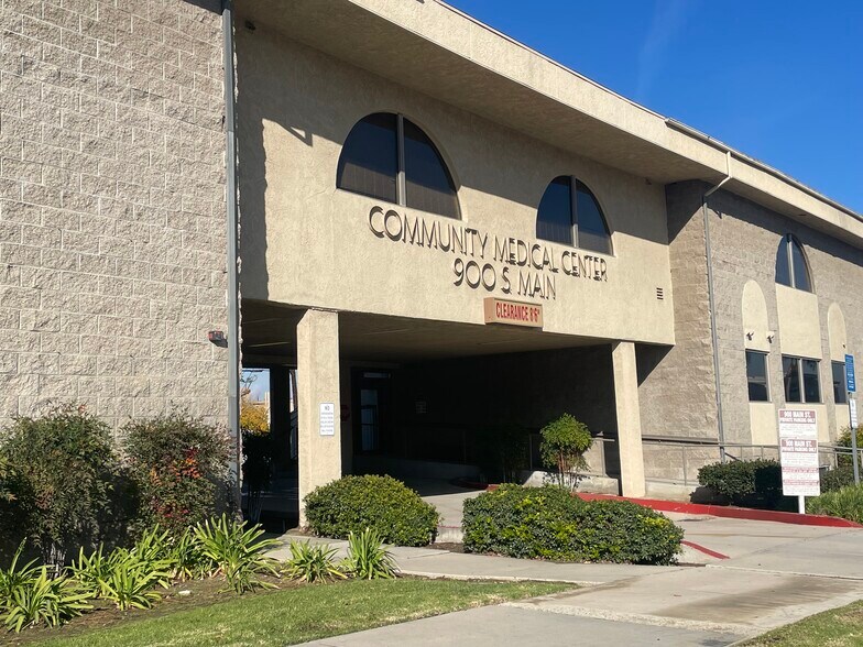 More Photos Of 900 S Main St, Corona Medical For Lease
