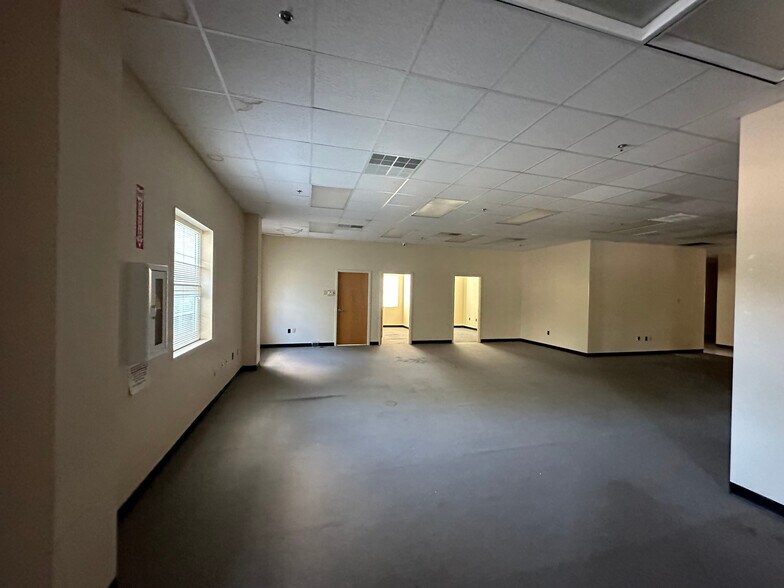 More Photos Of 3200 Wellons Blvd, New Bern Office For Sale