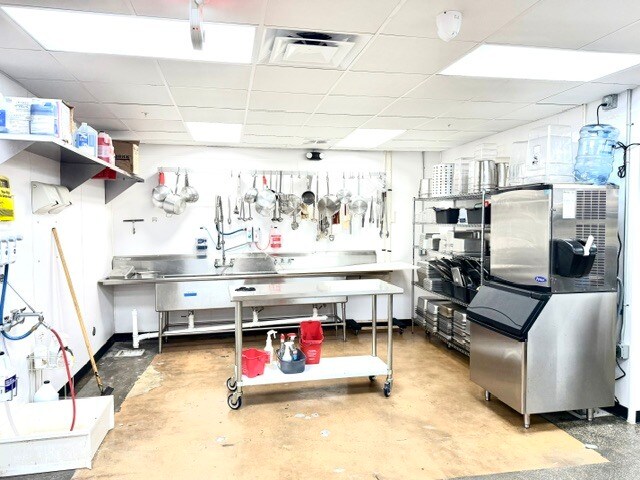 More Photos Of 190 S County Road 427, Longwood Freestanding For Lease