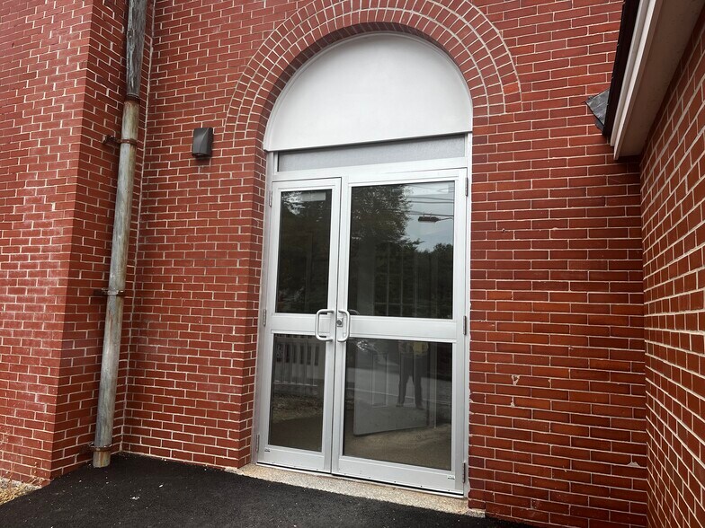 More Photos Of 75 Bacon St, Biddeford Religious Facility For Lease