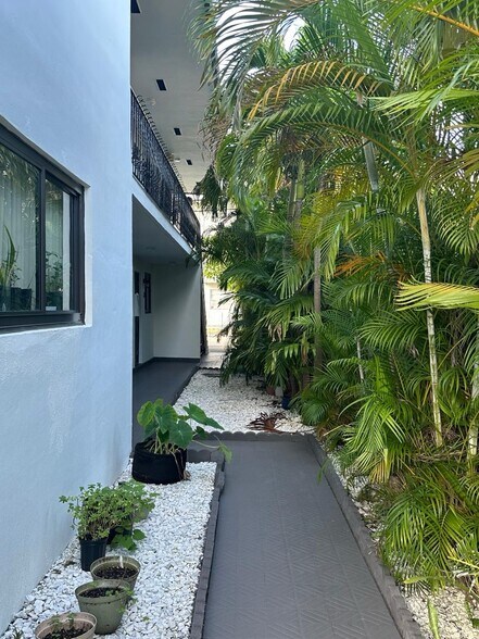 More Photos Of 2379 NE 172nd St, North Miami Beach Apartments For Sale