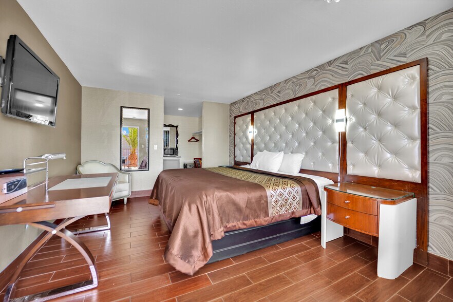 More Photos Of 2855 Fremont St, Las Vegas Hotel For Sale