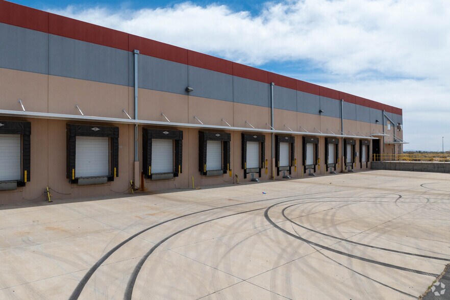 More Photos Of 1300 Desert Willow Rd, Los Lunas Manufacturing For Sale