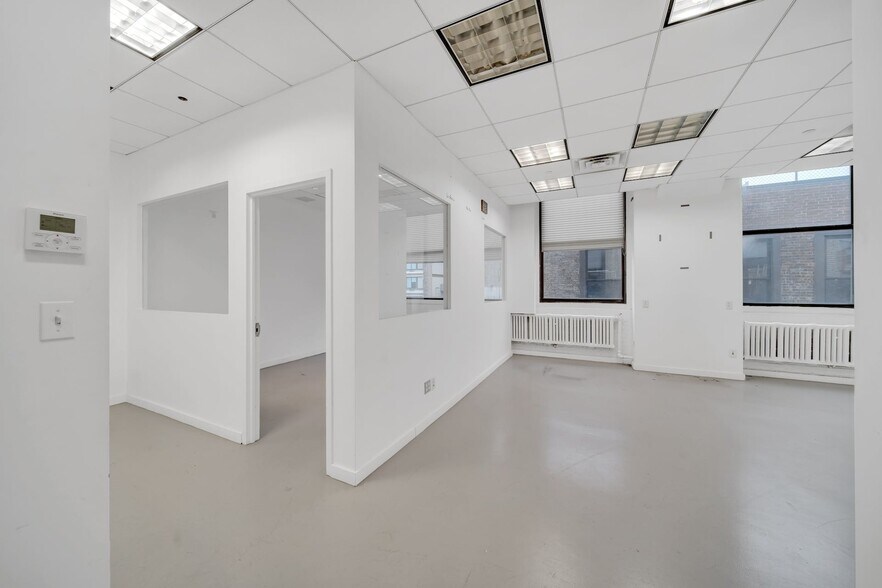More Photos Of 545 W 45th St, New York Loft Creative Space For Lease