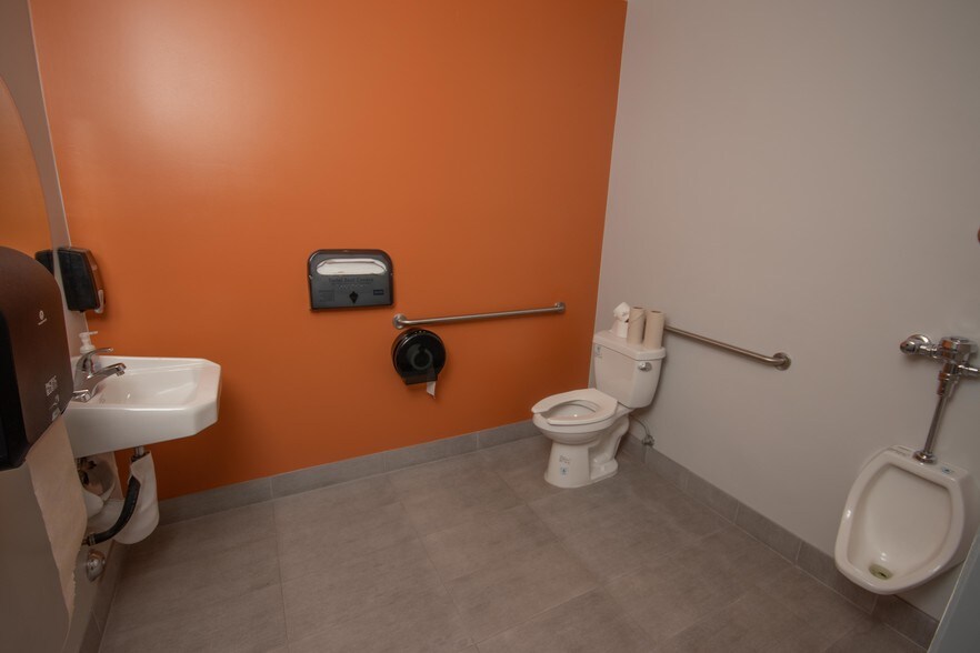 More Photos Of 4105 E Broadway, Long Beach Office For Lease