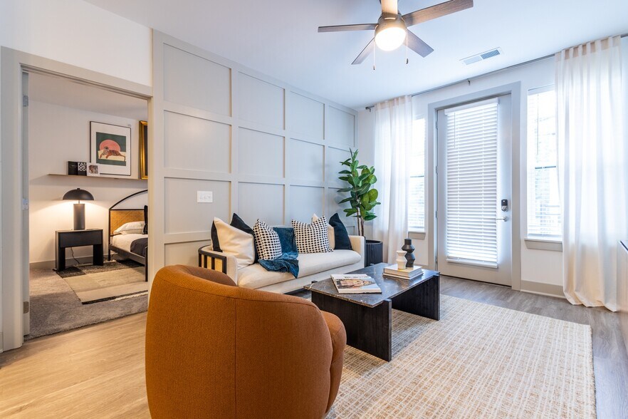 More Photos Of 2533 Woodburn Ave, Cincinnati Apartments For Lease