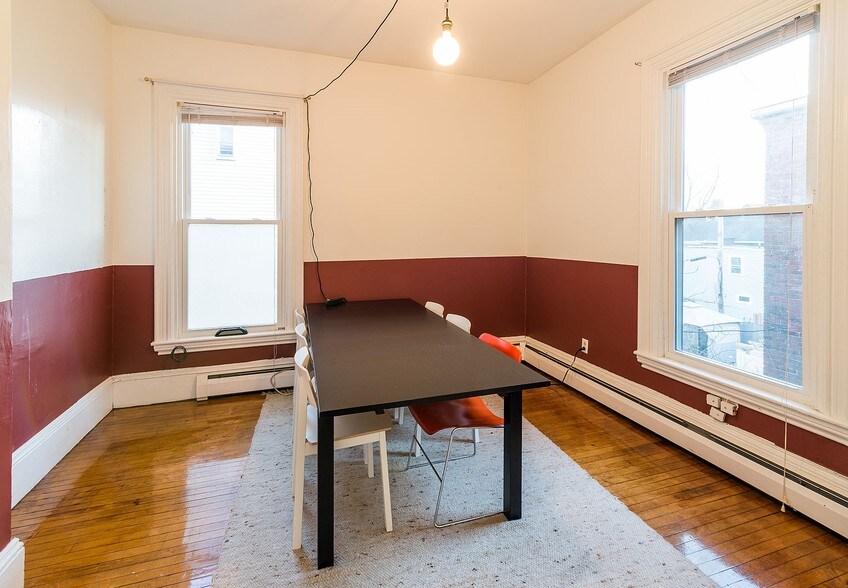 More Photos Of 32 Pearl St, Cambridge Office For Lease