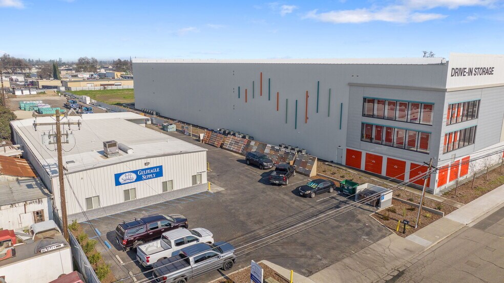 More Photos Of 1746 E Mineral King Ave, Visalia Warehouse For Lease