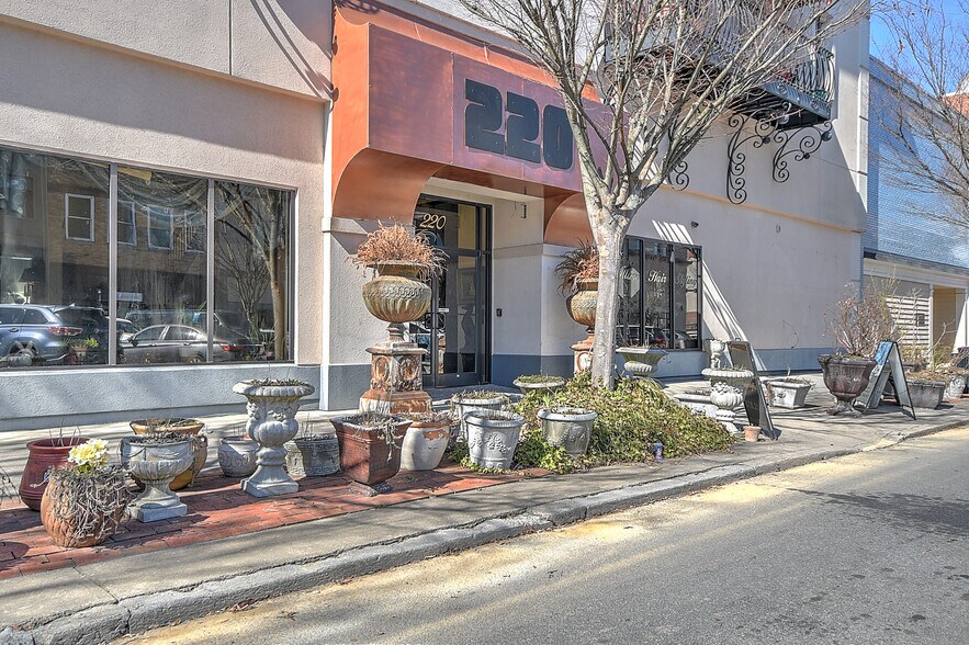 More Photos Of 220 Broad St, Kingsport Flex For Sale