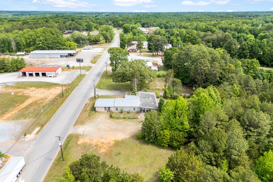 More Photos Of 2246 N Aspen St, Lincolnton Flex For Sale