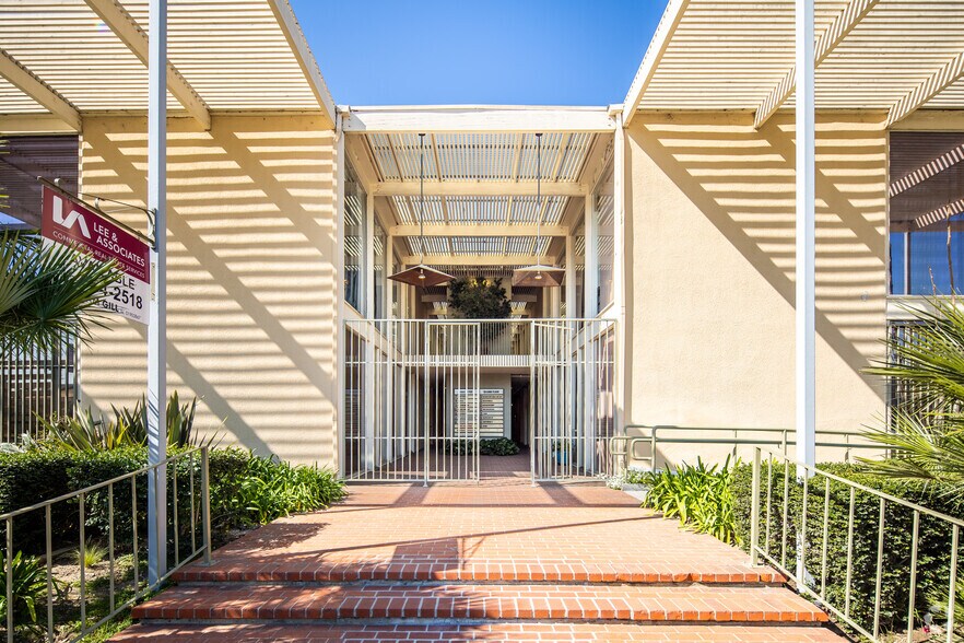 More Photos Of 3505 Long Beach Blvd, Long Beach Loft Creative Space For Lease