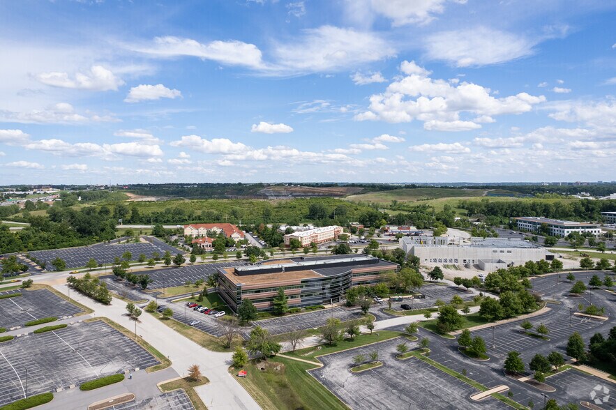 More Photos Of 13640-13690 Riverport Dr, Maryland Heights Office For Lease