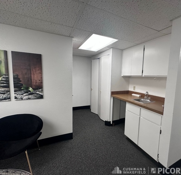 More Photos Of 6628 E Carondelet Dr, Tucson Medical For Sale