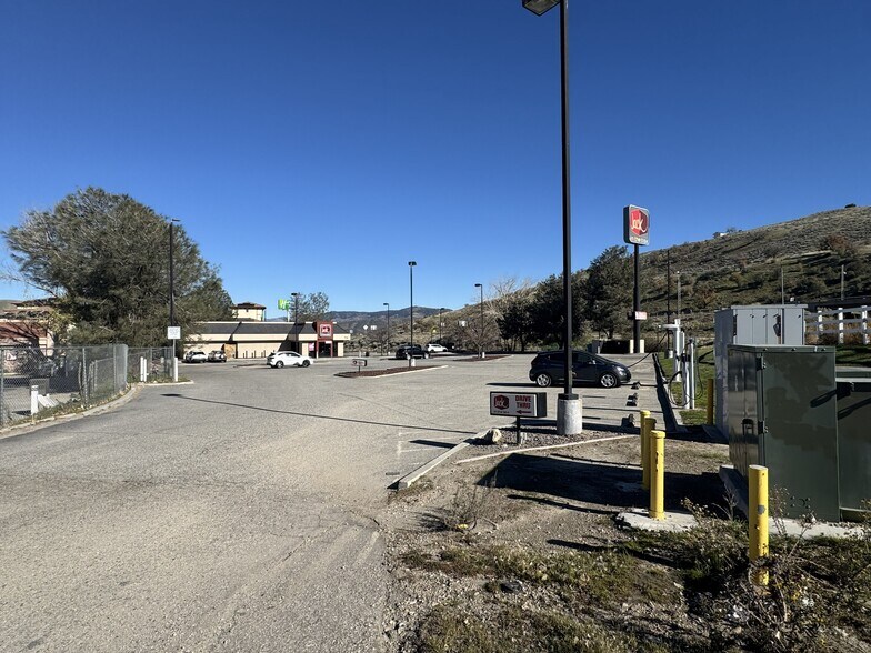 More Photos Of 73 Frazier Mountain Park Rd, Lebec Fast Food For Sale
