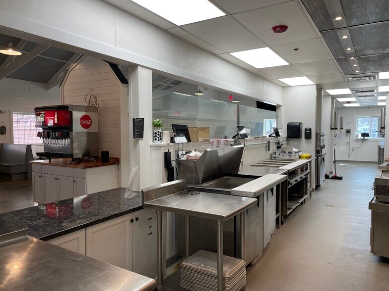 More Photos Of 121 Main St, Oswego Restaurant For Lease