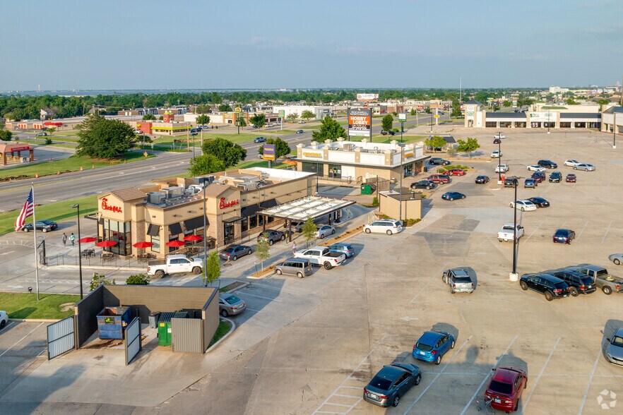 More Photos Of 8255 N Rockwell Ave, Oklahoma City Unknown For Lease