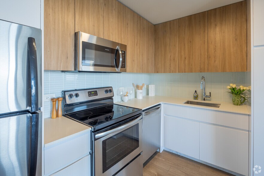 More Photos Of 2623-2627 N Clark St, Chicago Apartments For Lease