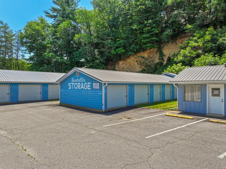 More Photos Of 8275 Carolina Blvd, Clyde General Retail For Sale