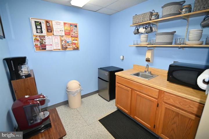 More Photos Of 605 Post Office Rd, Waldorf Medical For Sale