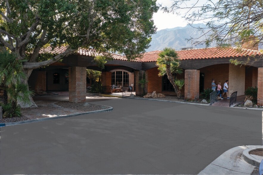 More Photos Of 1800 N Palm Canyon Dr, Palm Springs Restaurant For Sale