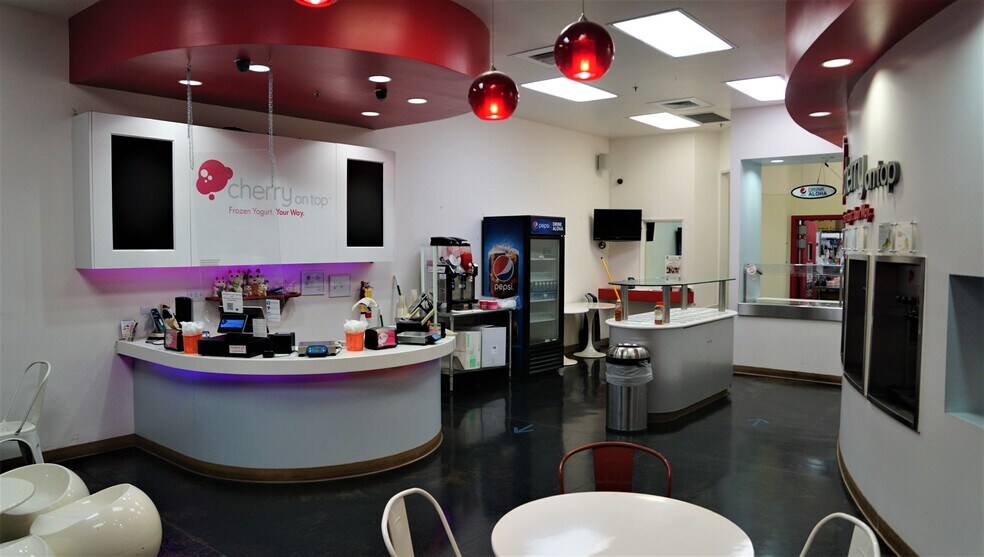 More Photos Of 1130-1150 Kuala St, Pearl City Restaurant For Lease