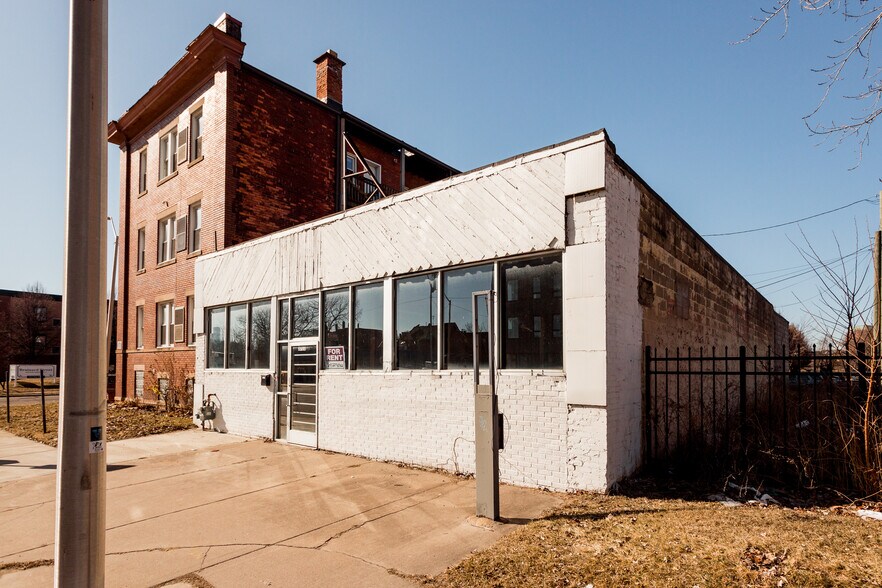 Primary Photo Of 3711 2nd Ave, Detroit General Retail For Sale