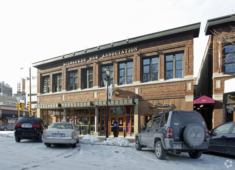 More Photos Of 418-424 E Wells St, Milwaukee Storefront For Lease